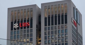 Behördliche Genehmigungen für UBS-Credit Suisse Übernahme verzögern sich Behördliche Genehmigungen für UBS-Credit Suisse Übernahme verzögern (Foto: AdobeStock - Tobias Arhelger 475174046)