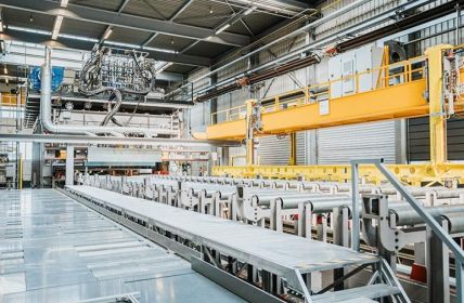 Innovation und Nachhaltigkeit: Kögel's neue Produktionsanlage in (Foto: Kögel Trailer GmbH)